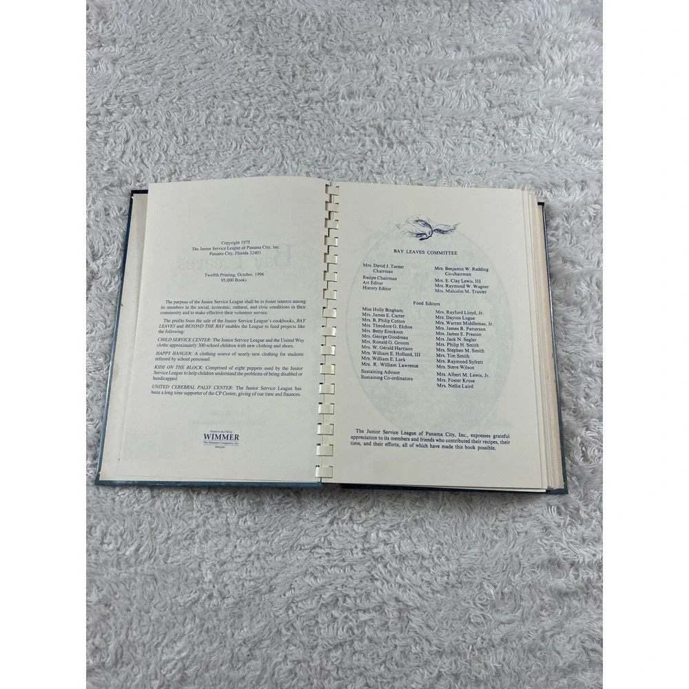 Bay Leaves Vintage 1996 Junior Service League Cookbook HC GOOD